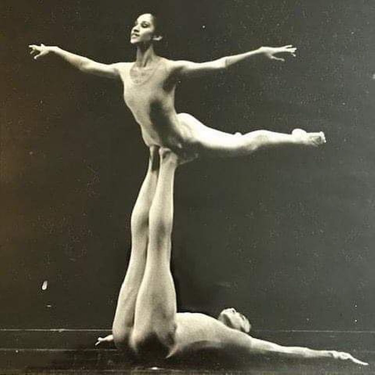Black and white picture of ballerina